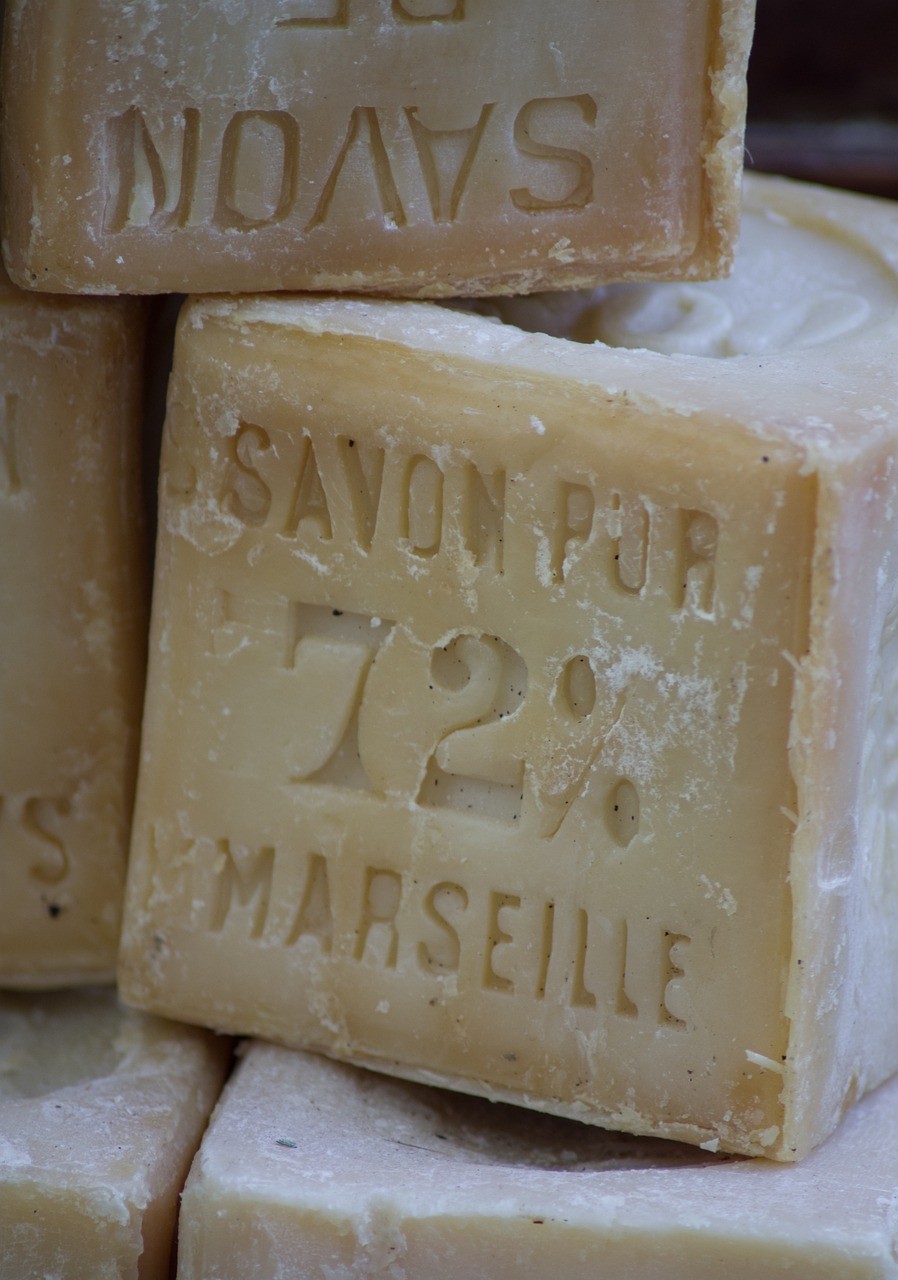 entretenir son jardin avec du savon de marseil, printemps, traitement naturel bio